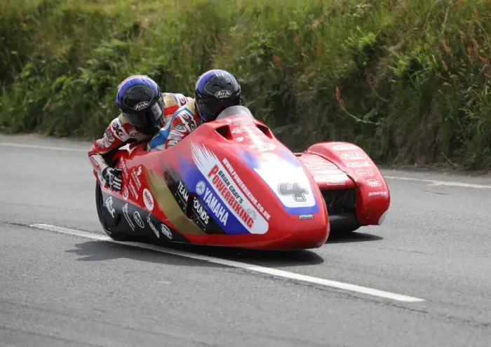 Framed Print : Alan Founds & Jake Lowther (LCR Yamaha) 2018 Sidecar TT Framed Print : Alan Founds & Jake Lowther (LCR Yamaha) 2018 Sidecar TT