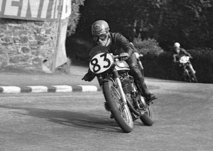 Framed Print : Alan Holmes (Norton) 1957 Senior Manx Grand Prix Framed Print : Alan Holmes (Norton) 1957 Senior Manx Grand Prix