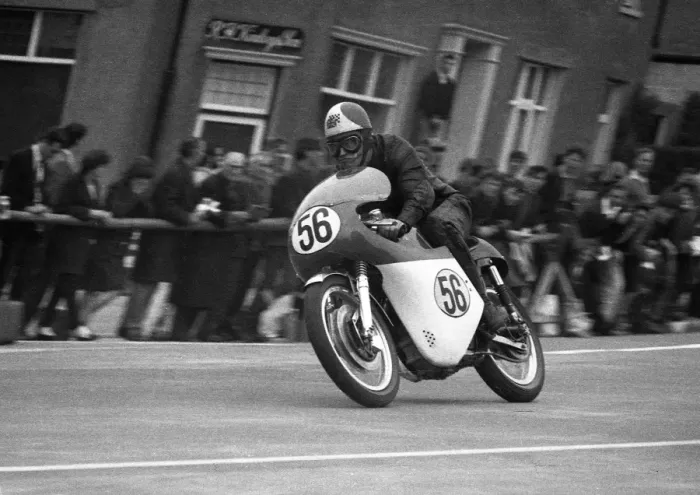 Framed Print : Alan Hunter (Kirby Matchless) 1964 Senior TT Framed Print : Alan Hunter (Kirby Matchless) 1964 Senior TT