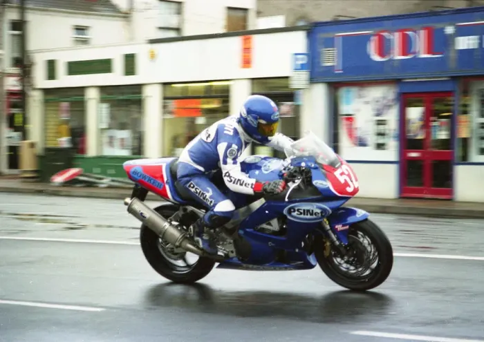 Framed Print : Alan Jackson jnr (Honda) 2000 Production TT Framed Print : Alan Jackson jnr (Honda) 2000 Production TT