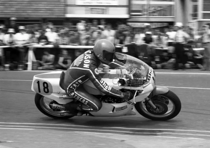 Framed Print : Alan Jackson (Yamaha) 1980 Senior TT Framed Print : Alan Jackson (Yamaha) 1980 Senior TT