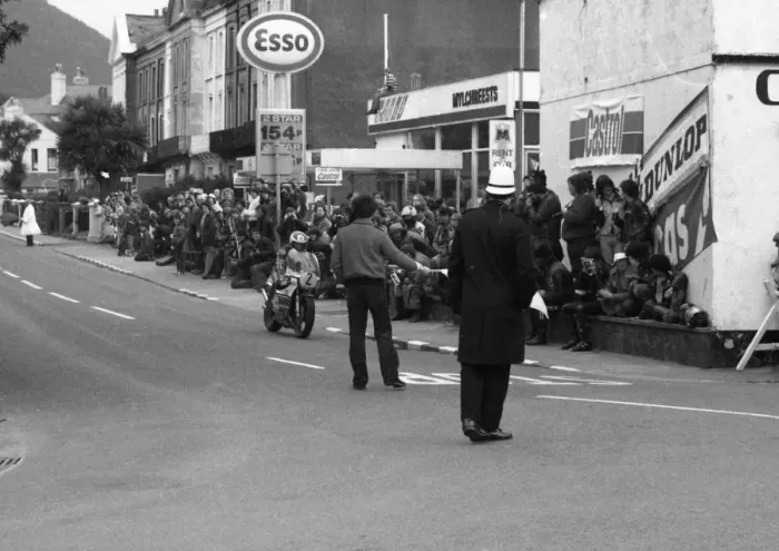 Framed Print : Alan Jackson (Yamaha) first running, 1981 Senior TT Framed Print : Alan Jackson (Yamaha) first running, 1981 Senior TT