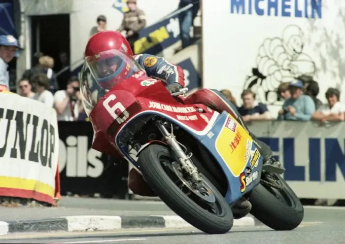 Framed Print : Alan Jackson (Yoshimura Suzuki) 1983 Formula One TT Framed Print : Alan Jackson (Yoshimura Suzuki) 1983 Formula One TT
