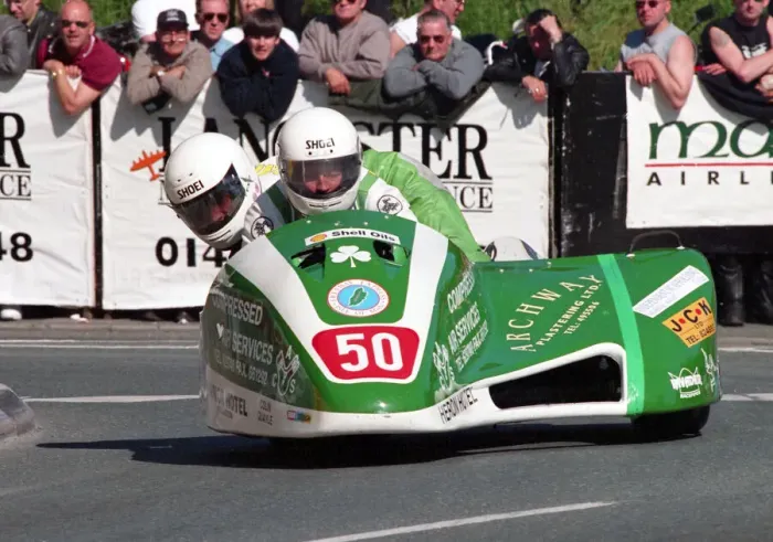 Framed Print : Alan Langton & Jamie Scarffe (Yamaha) 1999 Sidecar TT