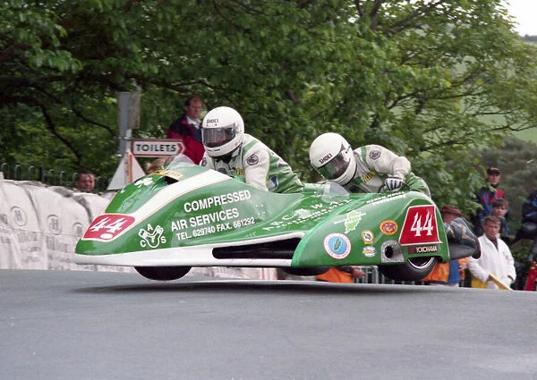 Alan Langton & Jamie Scarffe (Yamaha) 2000 Sidecar TT