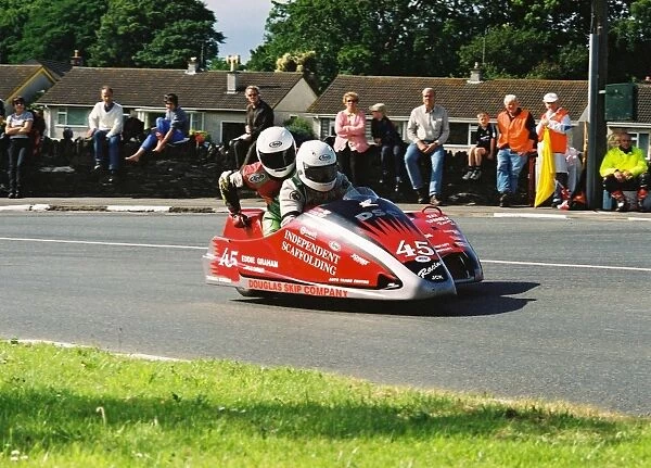 Alan Langton & Stuart Graham (DSC Ireson Honda) 2004 Sidecar TT