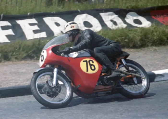 Framed Print : Alan Lawton (Norton) 1967 Senior TT Framed Print : Alan Lawton (Norton) 1967 Senior TT