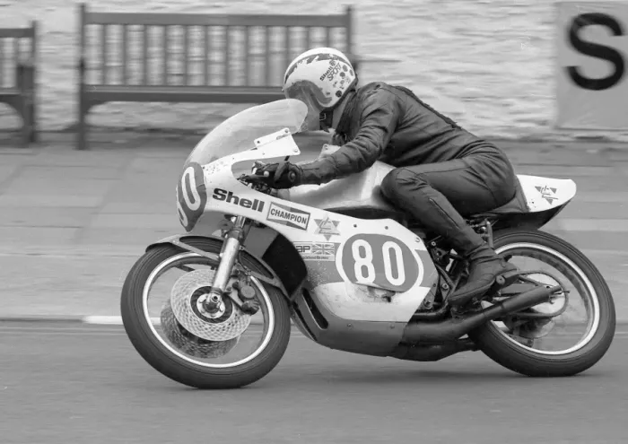Framed Print : Alan Lawton (Yamaha) 1978 Junior TT Framed Print : Alan Lawton (Yamaha) 1978 Junior TT