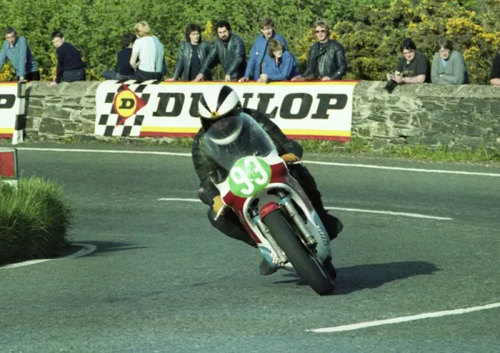 Framed Print : Alan Lawton (Yamaha) 1983 Junior TT Framed Print : Alan Lawton (Yamaha) 1983 Junior TT
