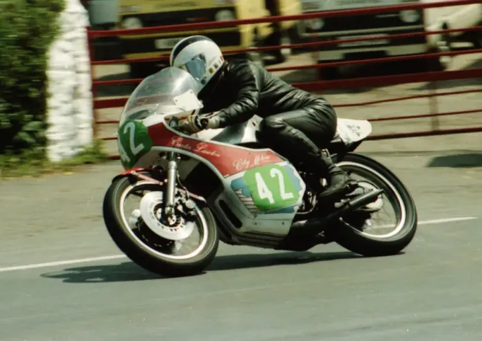 Framed Print : Alan Lawton (Yamaha) 1984 Junior TT Framed Print : Alan Lawton (Yamaha) 1984 Junior TT