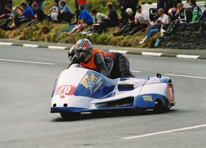 Framed Print : Alan Molyneux & David Beattie (Shelbourne Honda) 2004 Sidecar TT Framed Print : Alan Molyneux & David Beattie (Shelbourne Honda) 2004 Sidecar TT