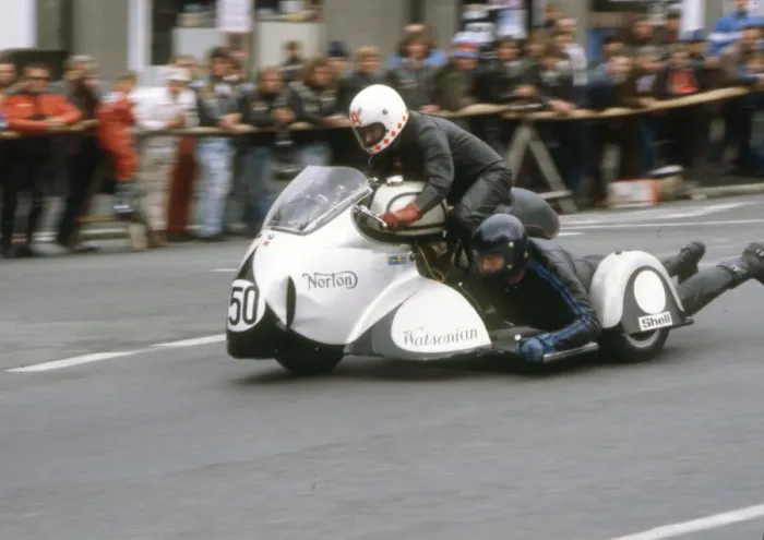 Framed Print : Alan Pearson & Alan Latham (Norton) 1982 Classic Lap