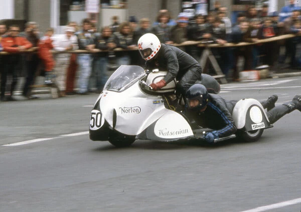 Alan Pearson & Alan Latham (Norton) 1982 Classic Lap