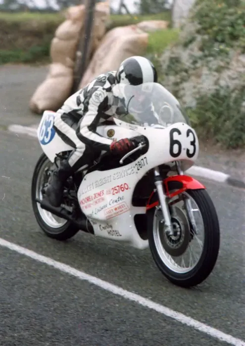 Framed Print : Alan Phillips (Yamaha) 1980 Junior Manx Grand Prix Framed Print : Alan Phillips (Yamaha) 1980 Junior Manx Grand Prix