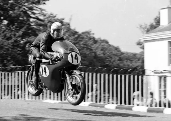 Framed Print : Alan Rogers (Seeley) 1971 Senior Manx Grand Prix Framed Print : Alan Rogers (Seeley) 1971 Senior Manx Grand Prix
