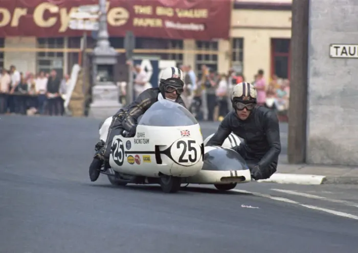 Framed Print : Alan Sansum & Alex MacFadzean (Triumph) 1970 500 Sidecar TT Framed Print : Alan Sansum & Alex MacFadzean (Triumph) 1970 500 Sidecar TT