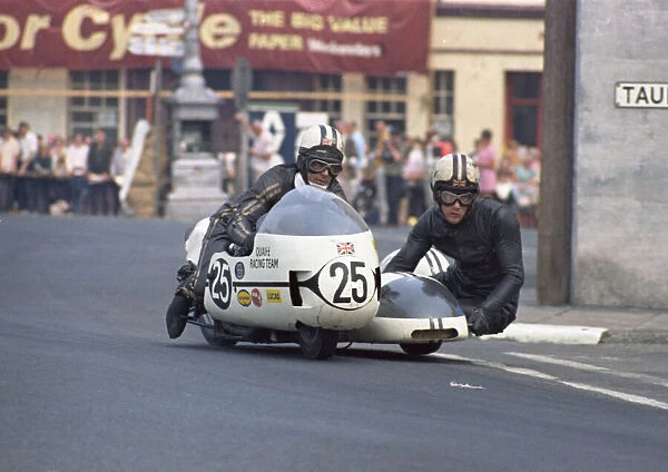 Alan Sansum & Alex MacFadzean (Triumph) 1970 500 Sidecar TT