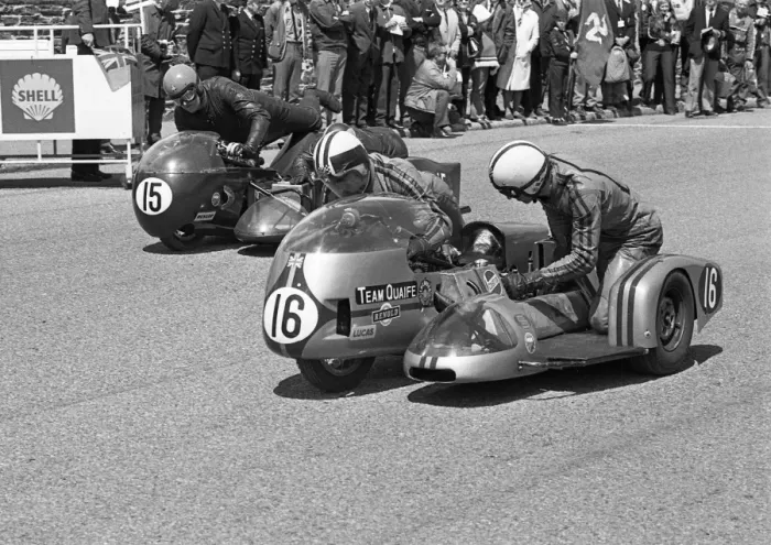 Framed Print : Alan Sansum & Derek Plummer 1972 500 Sidecar TT Framed Print : Alan Sansum & Derek Plummer 1972 500 Sidecar TT