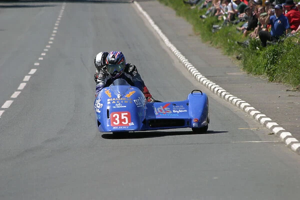 Alan Warner & Rick Roberts (Ireson) 2005 Sidecar TT