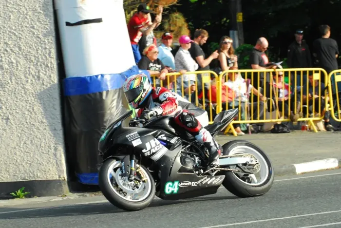 Framed Print : Alastair Fagan (Suzuki) 2016 Lightweight TT Framed Print : Alastair Fagan (Suzuki) 2016 Lightweight TT