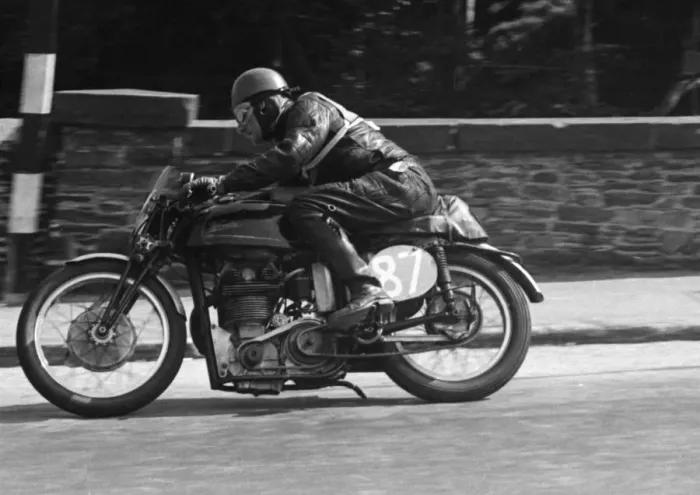 Framed Print : Albert Jones (Velocette) 1953 Junior TT Framed Print : Albert Jones (Velocette) 1953 Junior TT