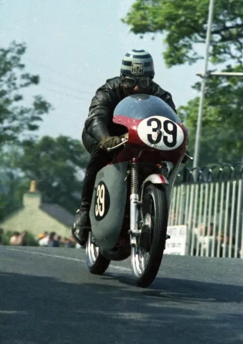 Framed Print : Albert Moule (Bultaco) 1967 Ultra Lightweight TT Framed Print : Albert Moule (Bultaco) 1967 Ultra Lightweight TT