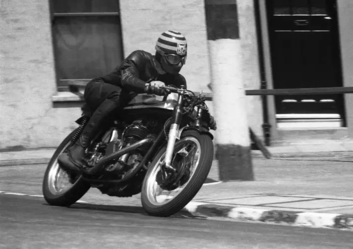 Framed Print : Albert Moule (Norton) 1960 Junior TT Framed Print : Albert Moule (Norton) 1960 Junior TT