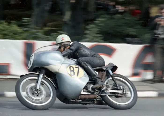 Framed Print : Albert Spooner (Norton) 1966 Senior TT Framed Print : Albert Spooner (Norton) 1966 Senior TT