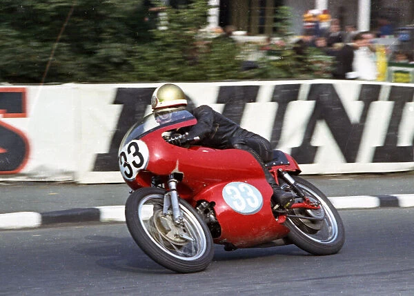 Alberto Pagani (Aermacchi) 1966 Junior TT
