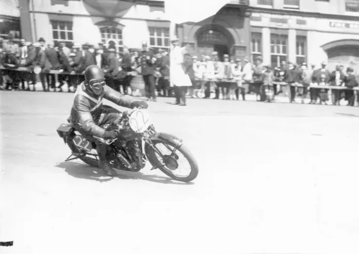 Framed Print : Alec Bennett (Velocette) 1928 Junior TT Framed Print : Alec Bennett (Velocette) 1928 Junior TT