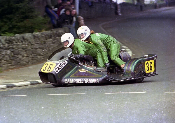 Alex Campbell & Russell Campbell (Yamaha) 1976 750 Sidecar TT