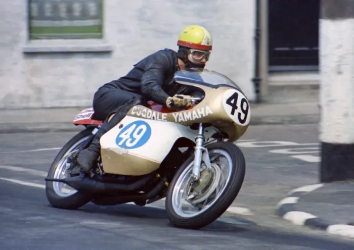 Framed Print : Alex George (Dugdale Yamaha) 1970 Junior TT Framed Print : Alex George (Dugdale Yamaha) 1970 Junior TT
