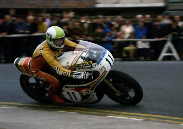 Framed Print : Alex George (Yamaha) 1976 Classic TT Framed Print : Alex George (Yamaha) 1976 Classic TT