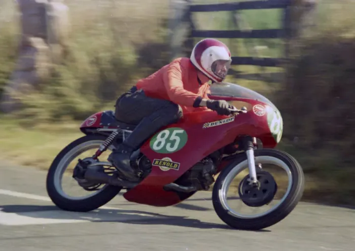 Framed Print : Allan Brew (Aermacchi) 1976 Jurby Road