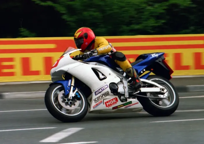 Framed Print : Allan McDonald (Scotspeed Yamaha) 1999 Production TT Framed Print : Allan McDonald (Scotspeed Yamaha) 1999 Production TT