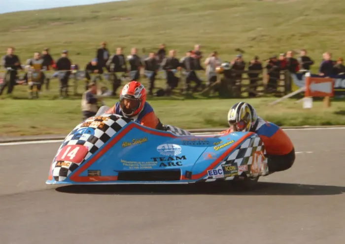 Framed Print : Allan Schofield & Ian Simons (Baker) 1999 Sidecar TT Framed Print : Allan Schofield & Ian Simons (Baker) 1999 Sidecar TT