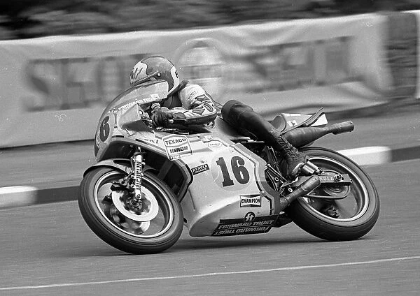 American Pat Hennen (Suzuki) 1977 Senior TT