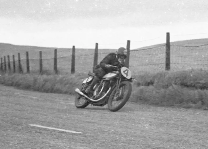 Framed Print : Aminar Howth (Norton) 1949 Junior Manx Grand Prix
