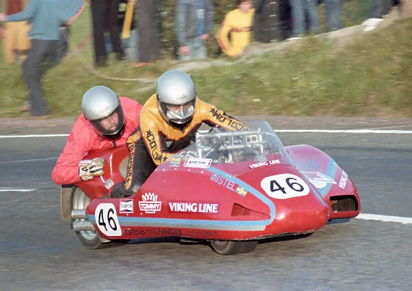 Andres Olt & Jan Johansson (Mistel Armstrong) 1982 Sidecar TT