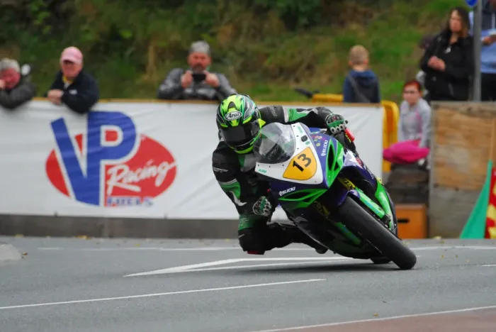 Framed Print : Andrew Dudgeon (Suzuki) 2015 Senior Manx Grand Prix Framed Print : Andrew Dudgeon (Suzuki) 2015 Senior Manx Grand Prix