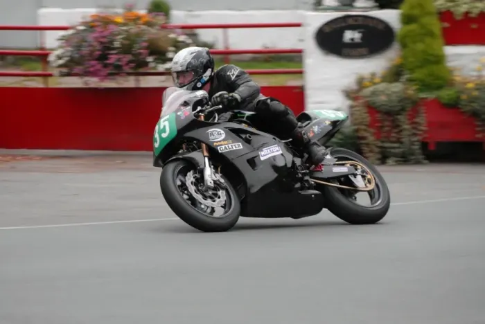 Framed Print : Andrew Kirkwood (Kawasaki) 2007 Ultra Lightweight Manx Grand Prix Framed Print : Andrew Kirkwood (Kawasaki) 2007 Ultra Lightweight Manx Grand Prix
