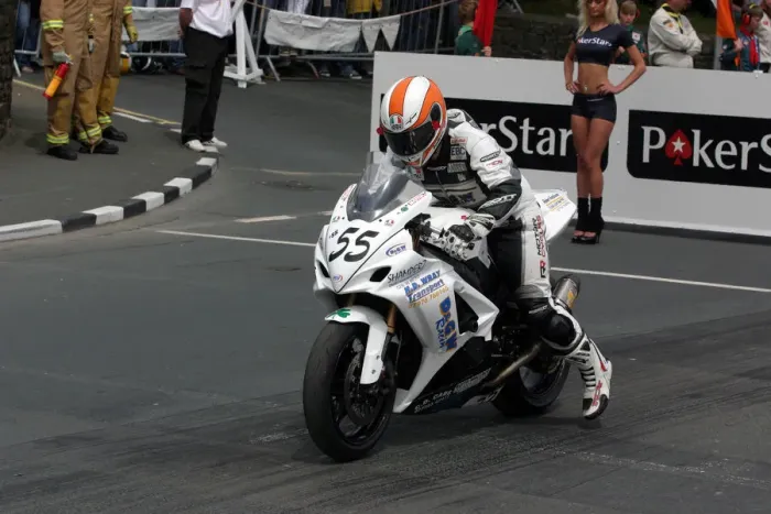 Framed Print : Andrew Neill (Suzuki) 2009 Superbike TT Framed Print : Andrew Neill (Suzuki) 2009 Superbike TT