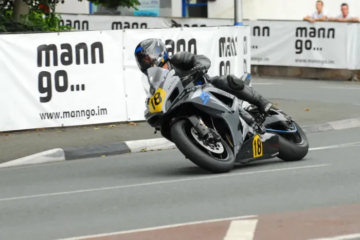 Framed Print : Andrew Soar (Suzuki) 2013 Senior Manx Grand Prix Framed Print : Andrew Soar (Suzuki) 2013 Senior Manx Grand Prix