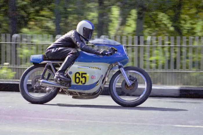 Framed Print : Andy Alexander (Tri-Metisse) 1972 Senior Manx Grand Prix Framed Print : Andy Alexander (Tri-Metisse) 1972 Senior Manx Grand Prix