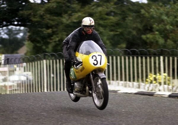 Andy Chapman (Padgett Yamaha) 1968 Lightweight Manx Grand Prix