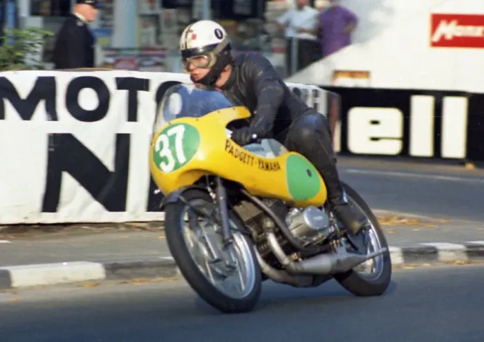 Framed Print : Andy Chapman (Padgett Yamaha) 1968 Lightweight Manx Grand Prix Framed Print : Andy Chapman (Padgett Yamaha) 1968 Lightweight Manx Grand Prix