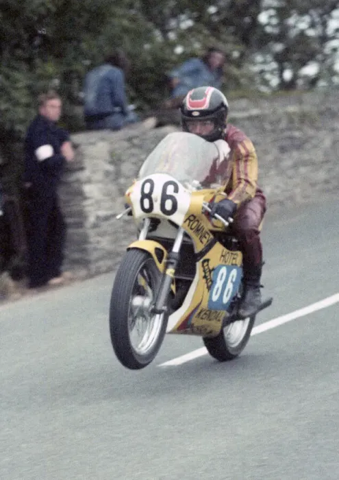 Framed Print : Andy Cooper (Yamaha) 1981 Southern 100 Framed Print : Andy Cooper (Yamaha) 1981 Southern 100