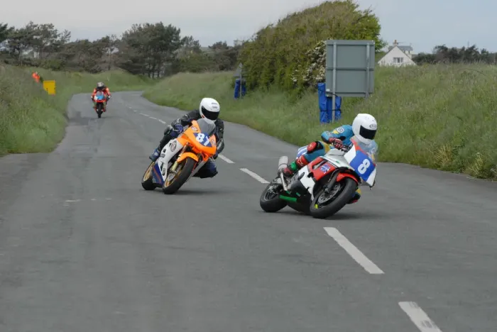 Framed Print : Andy Cowin (Yamaha) and Brian Purdy (Honda) 2009 Jurby Road Framed Print : Andy Cowin (Yamaha) and Brian Purdy (Honda) 2009 Jurby Road