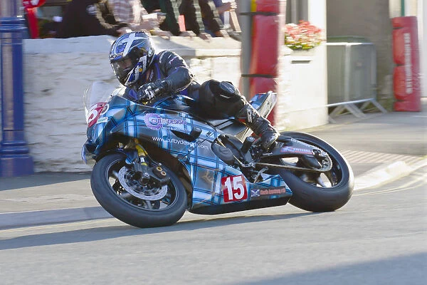 Andy Dunnet (Yamaha) 2014 Newcomers A Manx Grand Prix