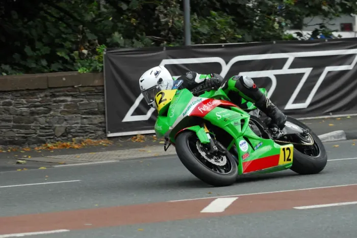 Framed Print : Andy Fenton (Kawasaki) 2015 Senior Manx Grand Prix Framed Print : Andy Fenton (Kawasaki) 2015 Senior Manx Grand Prix